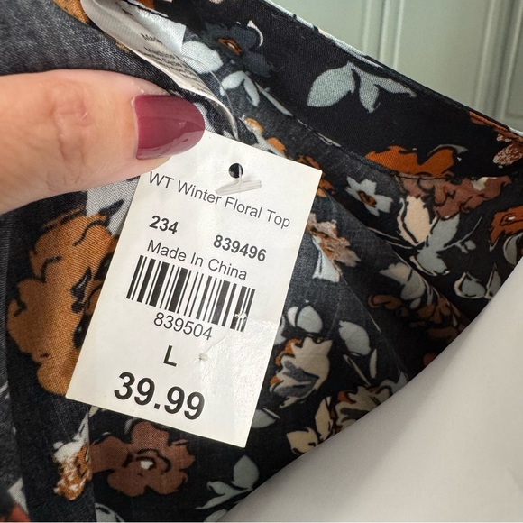 NWT 𝘾𝙧𝙖𝙘𝙠𝙚𝙧 𝘽𝙖𝙧𝙧𝙚𝙡 Floral Top Size Large - Picture 11 of 16